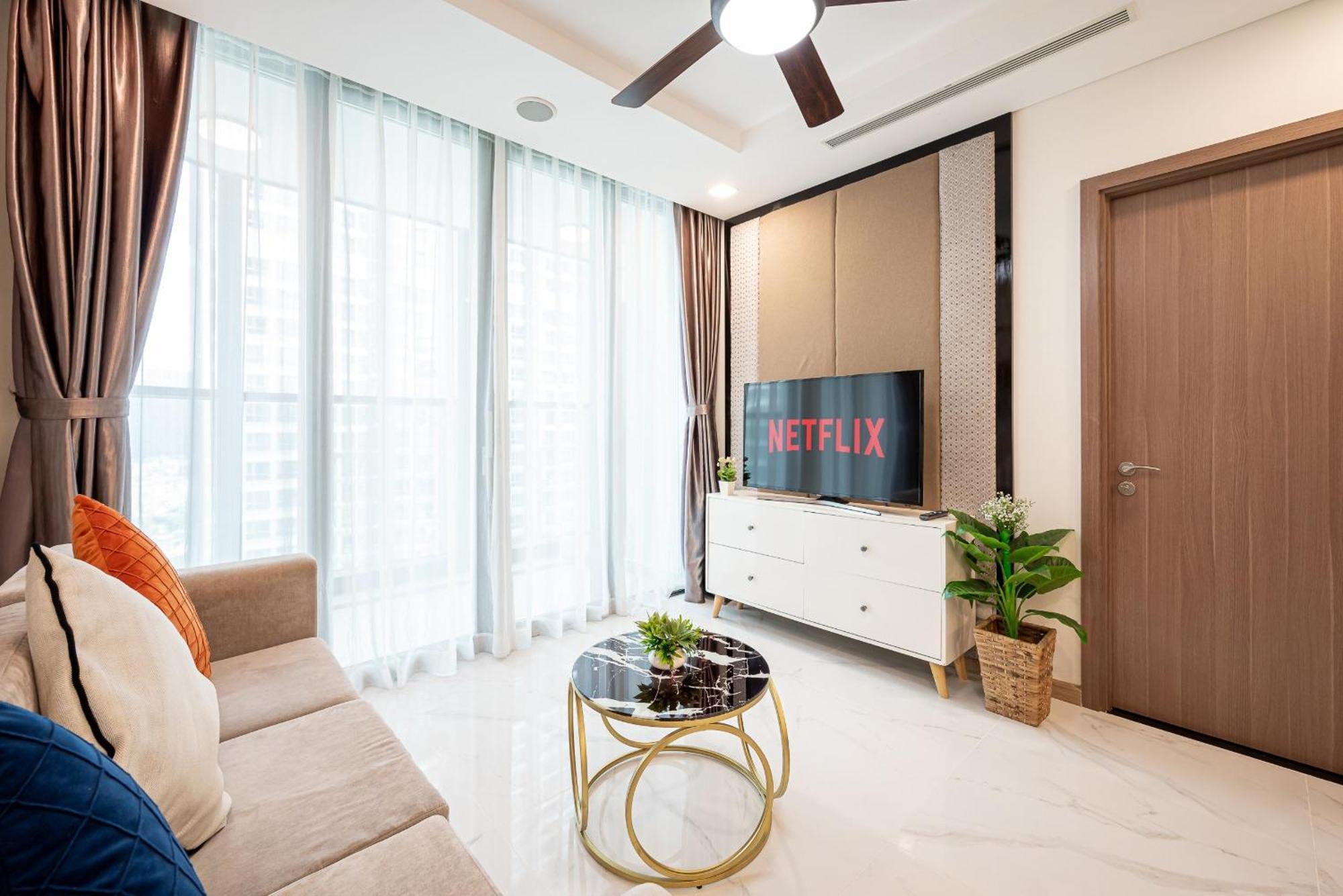 Urban Heights Rentals Landmark 81 Хошимин Экстерьер фото