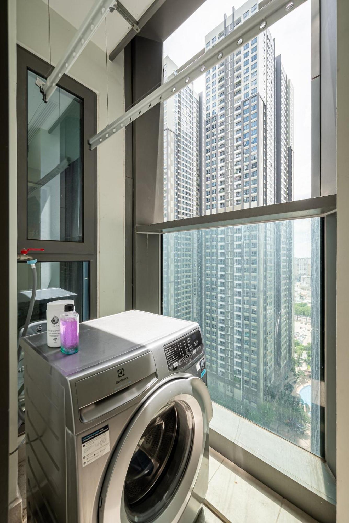 Urban Heights Rentals Landmark 81 Хошимин Экстерьер фото