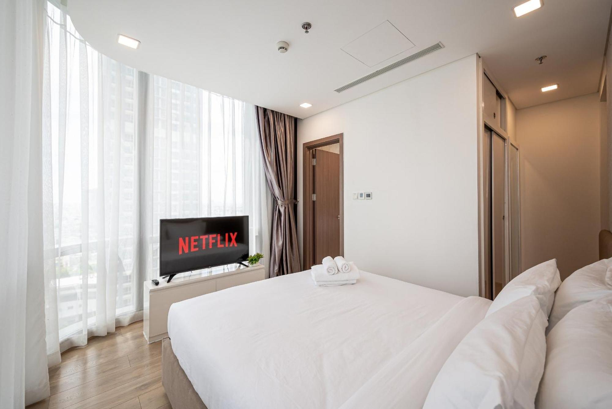 Urban Heights Rentals Landmark 81 Хошимин Экстерьер фото