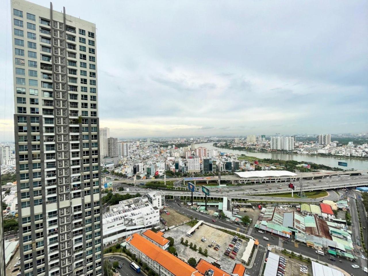 Urban Heights Rentals Landmark 81 Хошимин Экстерьер фото